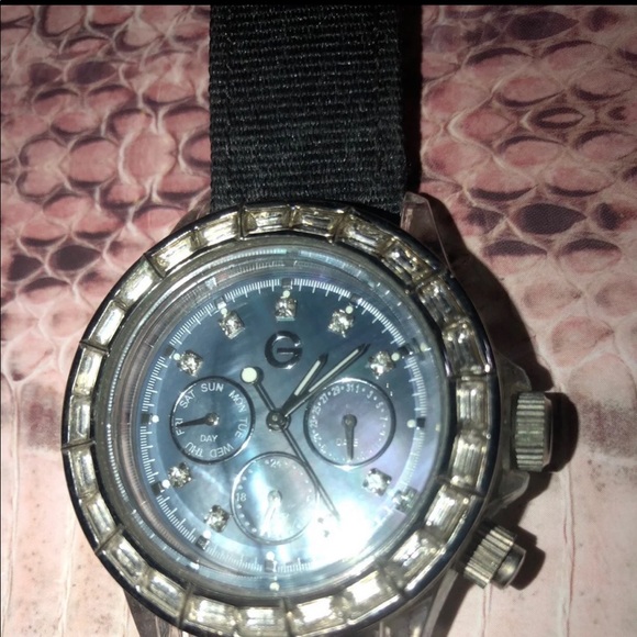 Watch - Picture 4 of 5